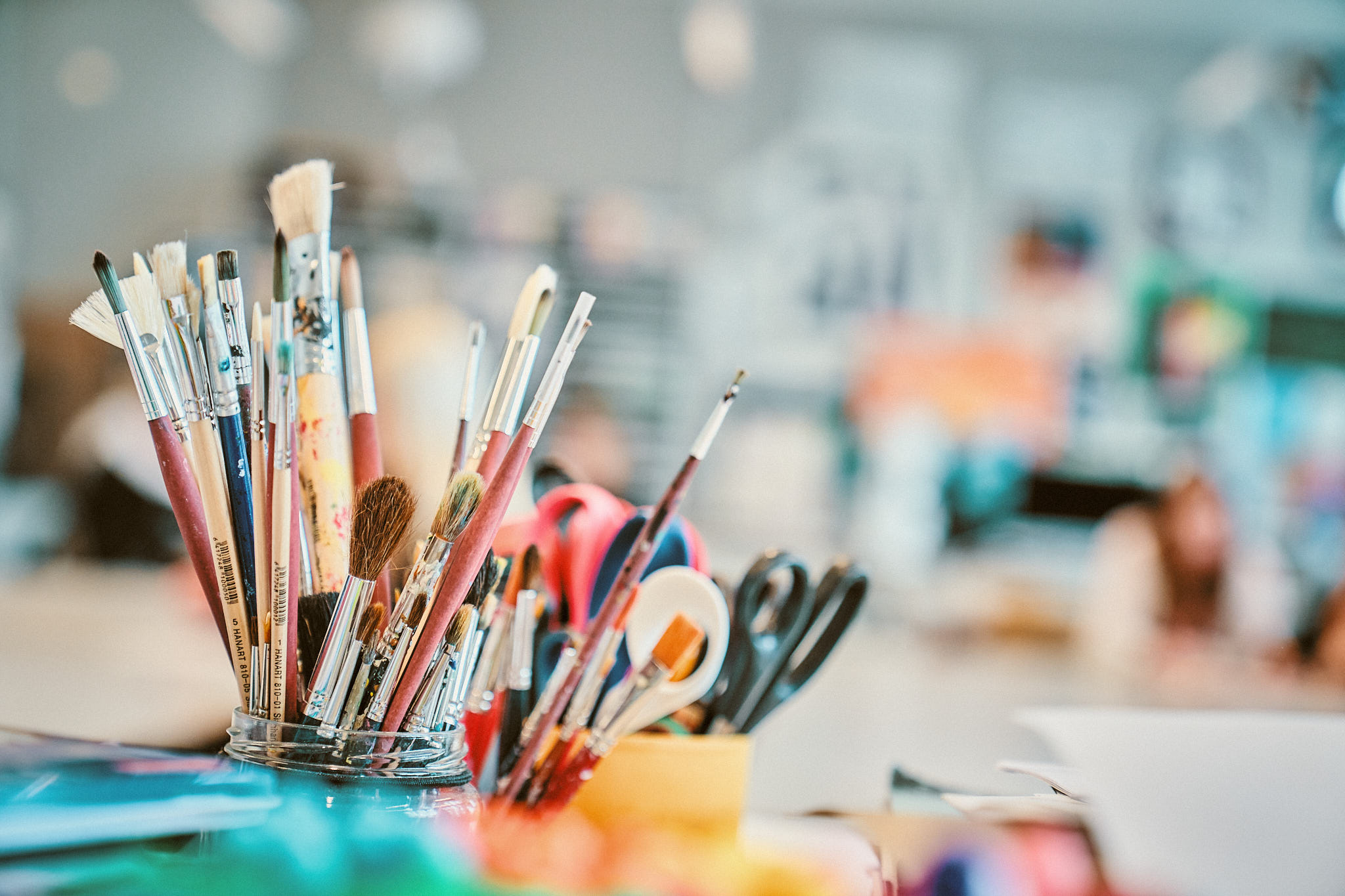 Lappeenrannan lukio/pensselit purkissa.jpg