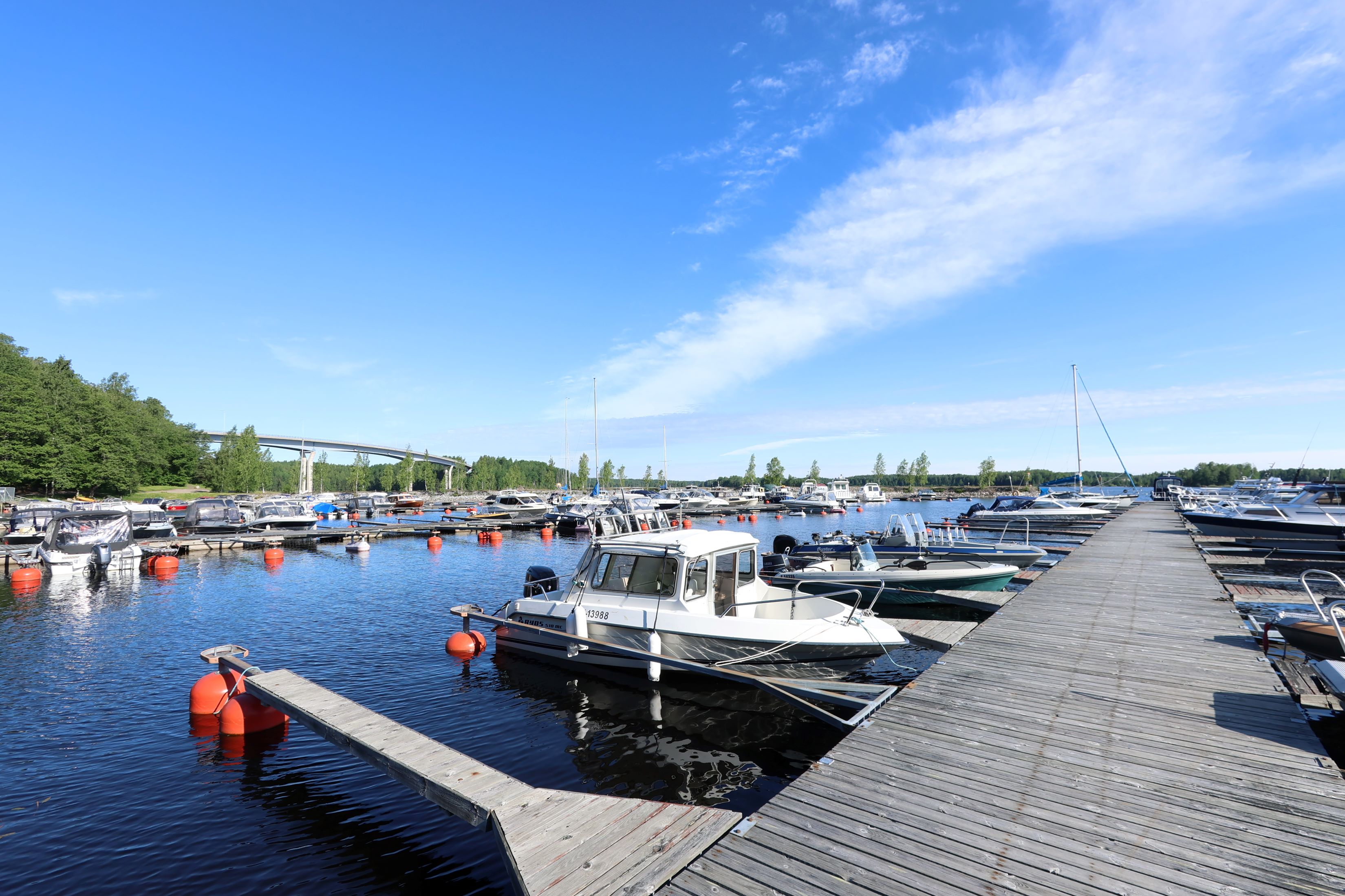 Lauritsalan venepaikat ja veneet.