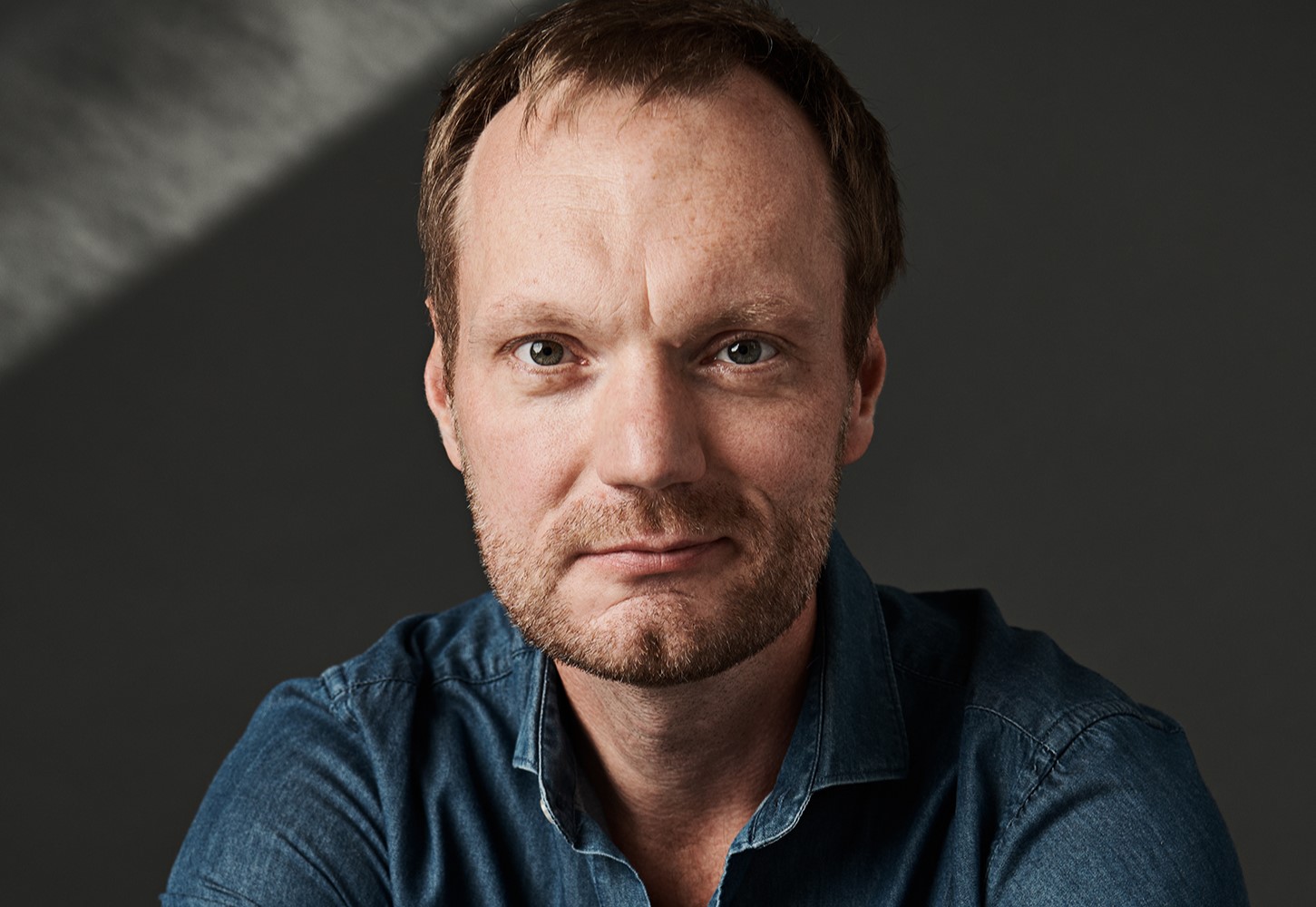 Jozsef Harsin kasvokuva.