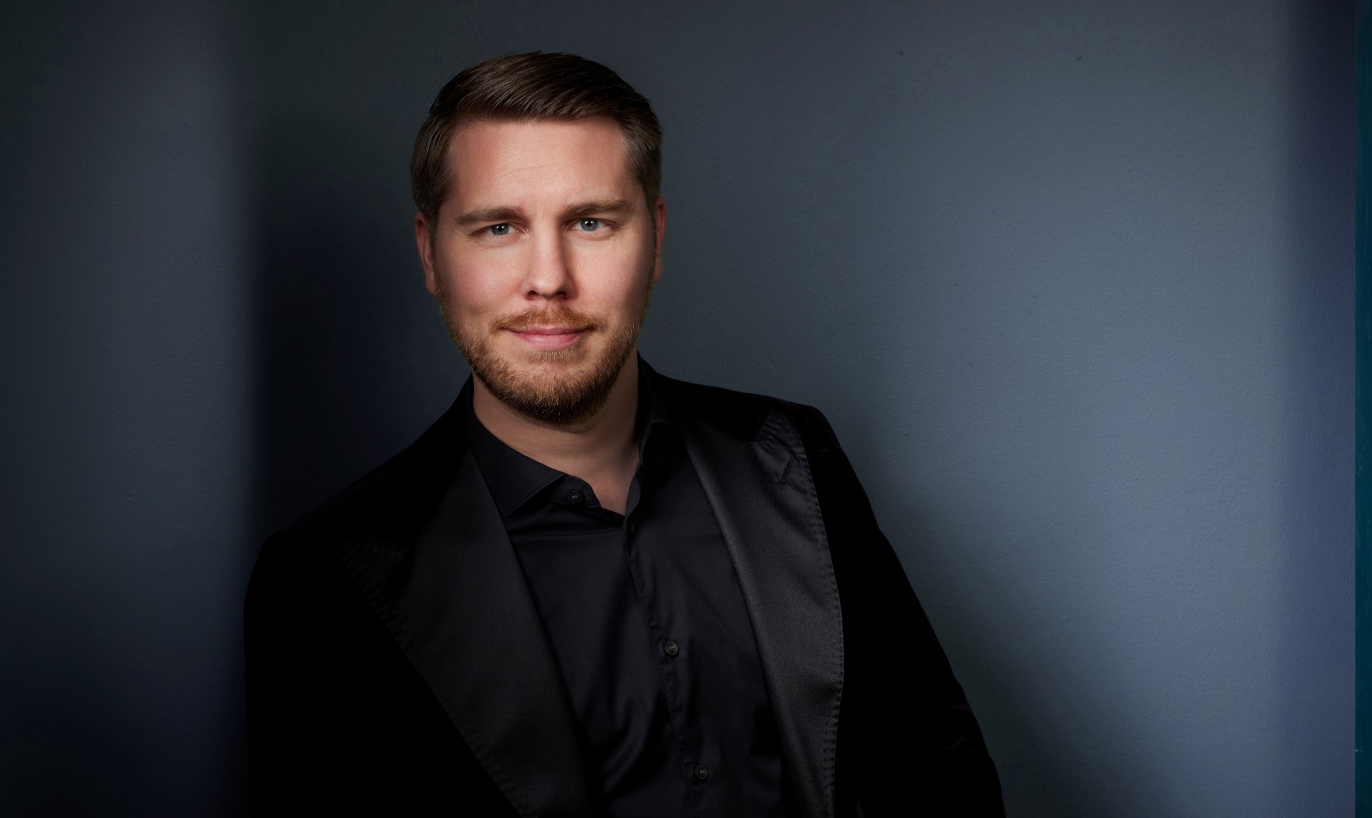 Baritoni Aarne Pelkonen.