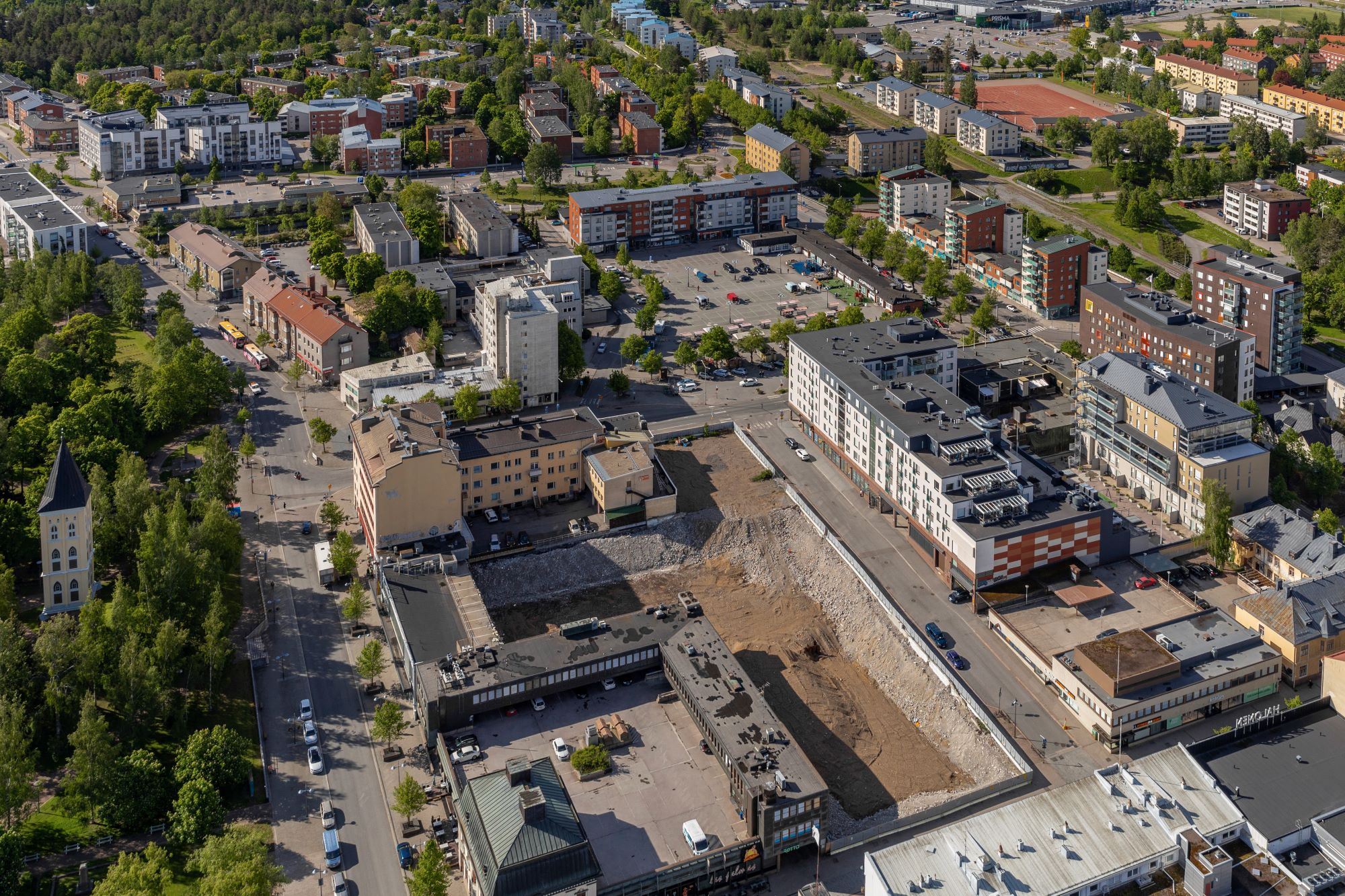 Weeran kortteli ja siinä sijaitseva tyhjä tontti.